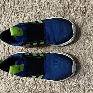 Boys adidas tennis shoe